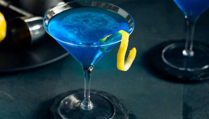 Read more about the article Martini Blue, O Mar Azul dos Drinks!
