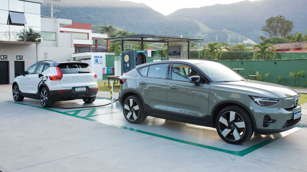 Volvo inaugura carregador rápido de 150 kWh no litoral norte de SP
