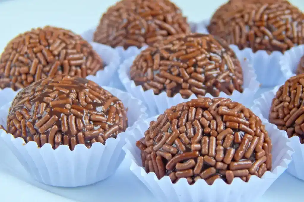 Leia mais sobre o artigo Receita de Brigadeiro: A Delícia Brasileira que Conquista o Mundo